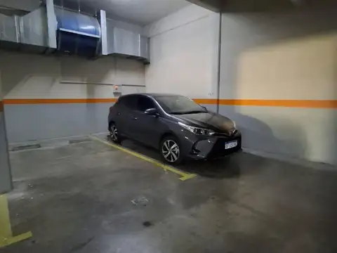 VENTA COCHERAS FIJAS CUBIERTAS EN PALERMO HOLLYWOOD.