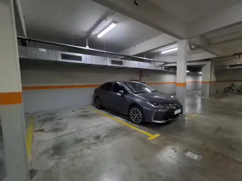 VENTA COCHERAS FIJAS CUBIERTAS EN PALERMO HOLLYWOOD. 