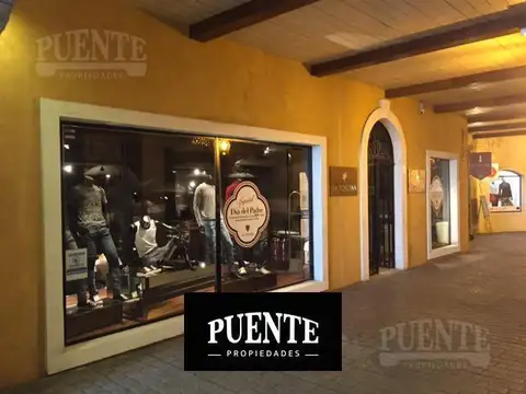 Local en inmejorable ubicación dentro de PLAZA CANNING