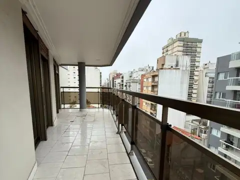 Departamento en Venta en Plaza Mitre, USD 330.000