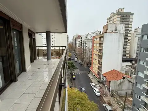 Departamento 5 ambientes con 4 baños