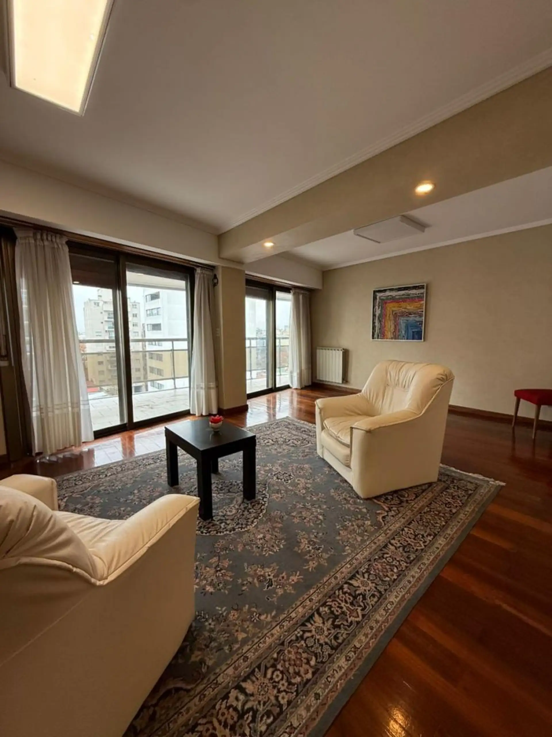 Penthouse 5 amb, 272m² cubiertos con terraza, quincho y 3 cocheras — Plaza Mitre