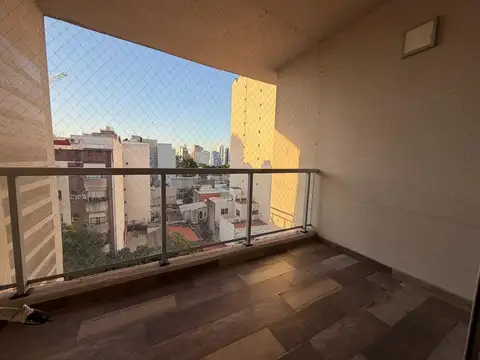 Depto. de 2 ambientes con 2 balcones, baño completo en la habitacion y toilette de recepción. AMENITIES