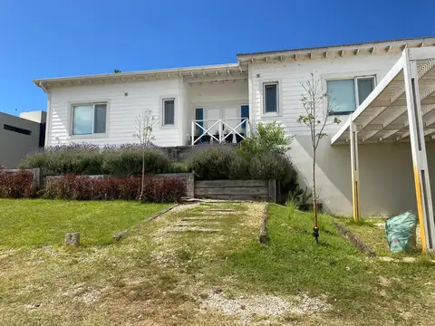 Casa en Venta en Costa Esmeralda SENDEROS 3