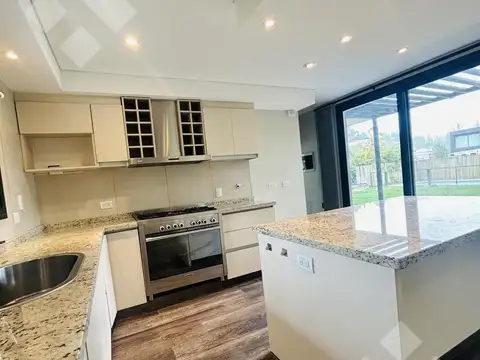 Casa en Venta en Centenario, USD 600.000