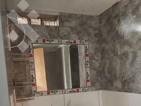 Casa 6 ambientes con 1 baño