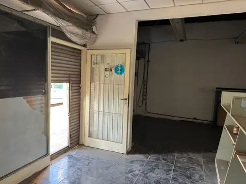 Local en Venta 51 años