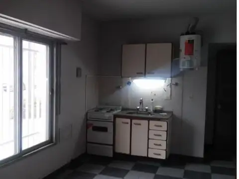 Depto Tipo Casa en Alquiler en Flores, $ 480.000