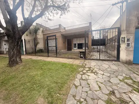 Casa de 300 m² con 2 Dorm. en Venta en Morón