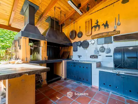 Casa en Venta con 2 cocheras