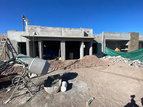 Casa 3 ambientes con 1 baño