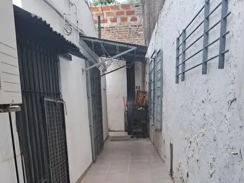 Casa en Venta en Isidro Casanova, USD 70.000
