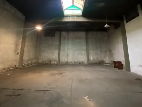 GALPÓN EN ALQUILER - SARMIENTO 2200