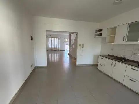 Casa en Alquiler en Villa Adelina, USD 1.350