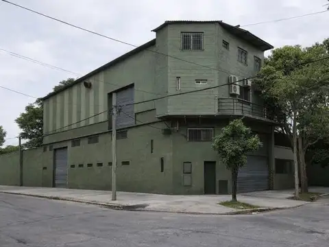 Venta de Galpón casi 600 m2  en Caseros, Tres de Febrero