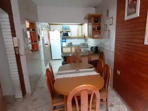 Depto Tipo Casa 4 ambientes con 2 baños