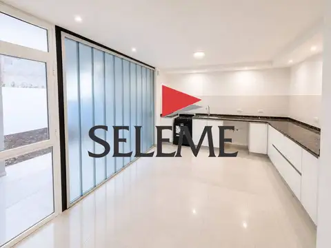 Casa 6 ambientes con 3 baños