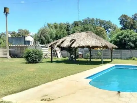 Casa 5 ambientes con 2 baños