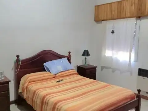 Casa en venta - 3 Dormitorios 2 Baños - Cochera - 900Mts2 - General Belgrano