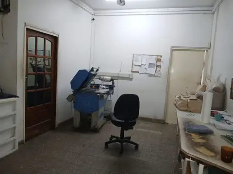 Remax alquila local comercial 1ro de Mayo 2272