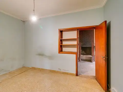 Casa en venta, Gonnet. 3 dormitorios y parque