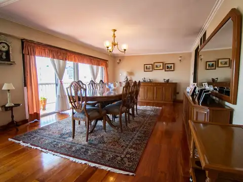 Departamento 6 ambientes con 3 baños