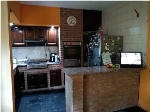 ¡NUEVO VALOR! HERMOSO PH TIPO DUPLEX DE 3 AMBIENTES EN VENTA. EN MUY BUEN ESTADO. VILLA LUZURIAGA.