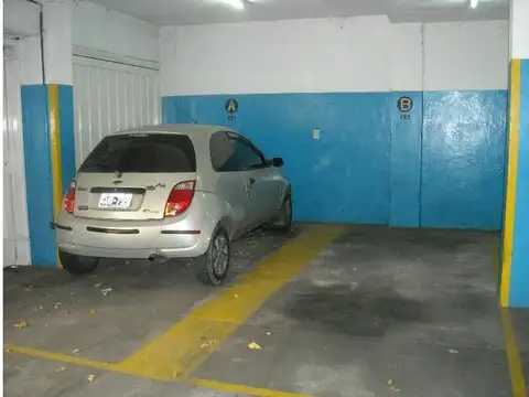 Cochera Fija Cubierta- 5m x 2m-- Posibilidad de segunda coch