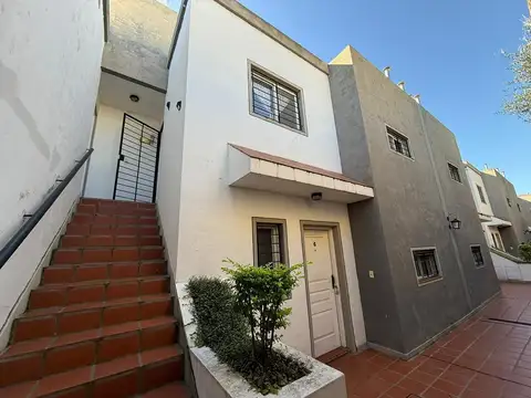 Depto Tipo Casa en Venta en Alberdi, USD 73.000