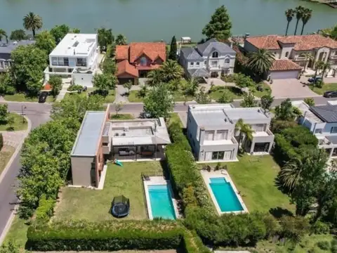 Casa 6 ambientes con 4 baños