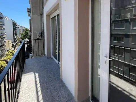 3 AMBIENTES A LA CALLE CON BALCON SALENTE RECICLADO