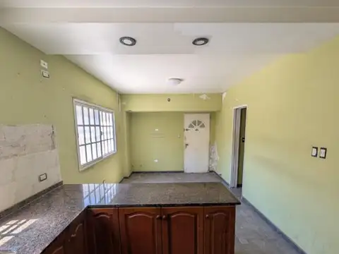 Esmeralda 4000, Piso PB