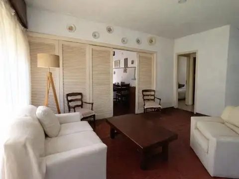 VENTA CASA 4 AMBIENTES PUNTA MOGOTES CON JARDIN