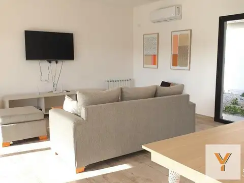 Casa 6 ambientes con 2 baños