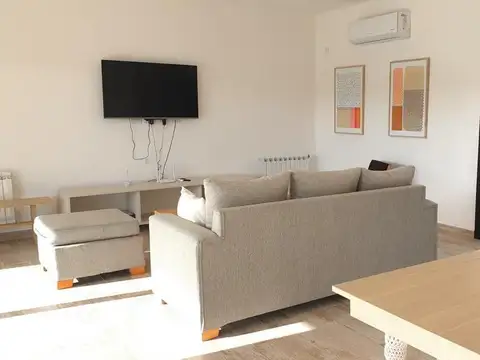 Casa 6 ambientes con 2 baños