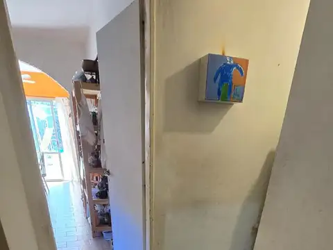 CASA (EN PH) DE 5 AMBIENTES CON COCHERA, JARDIN Y PILETA EN VENTA. MARTINEZ