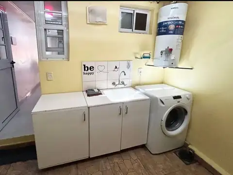 Depto Tipo Casa en Alquiler con 1 cocheras