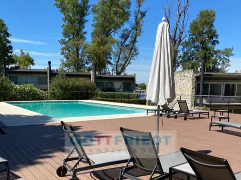 Casa en alquiler San Isidro. Triplex. Barrio Eucalis. La Horqueta