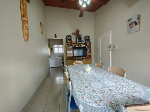 Casa 4 ambientes con 1 baño