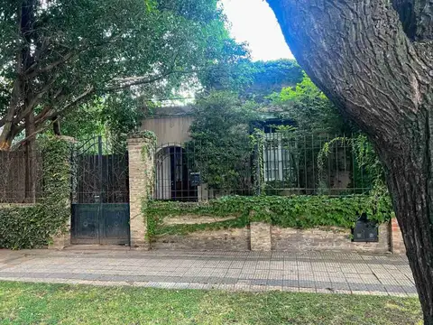VENTA CASA 3 AMBIENTES JARDÍN
