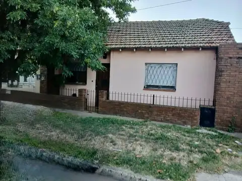Esteban Echeverría 2500