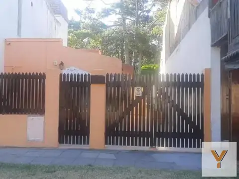 Oficina 5 ambientes con 2 baños