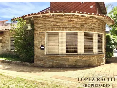 Casa 3 ambientes con 2 baños