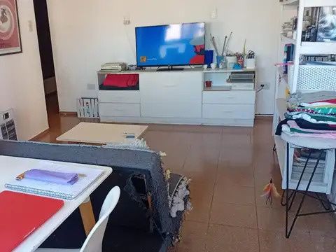 Dean Funes 100, Piso 4