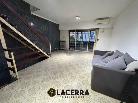 Depto Tipo Casa 3 ambientes con 2 baños