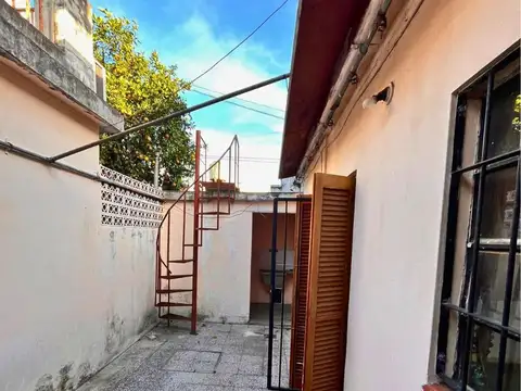 Casa 11 ambientes con 3 baños