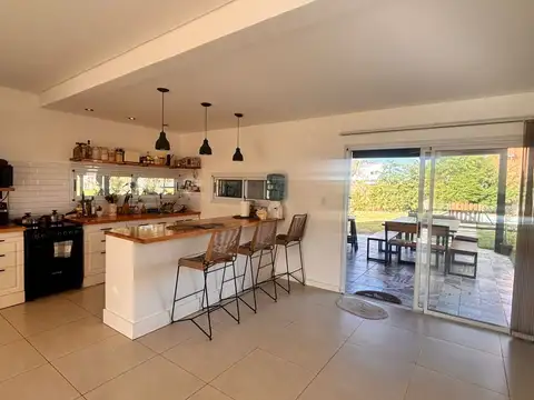 VENTA HERMOSA CASA 4 AMB-PILETA MASCHWITZ