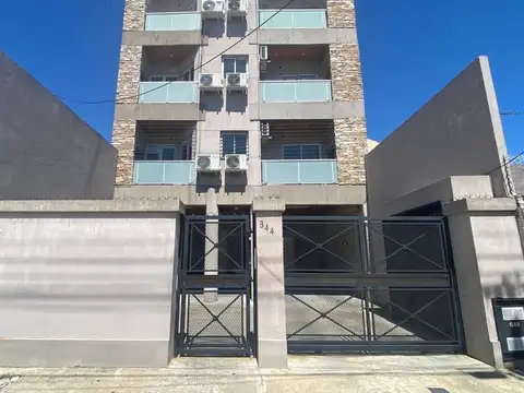 DEPARTAMENTO DE 2 AMBIENTES CON BALCÓN Y PARRILLA