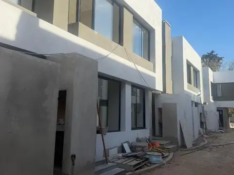 DEPARTAMENTOS TIPO DUPLEX EN POZO