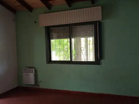 VENTA 3 CASAS LOS CARDALES CON JARDIN